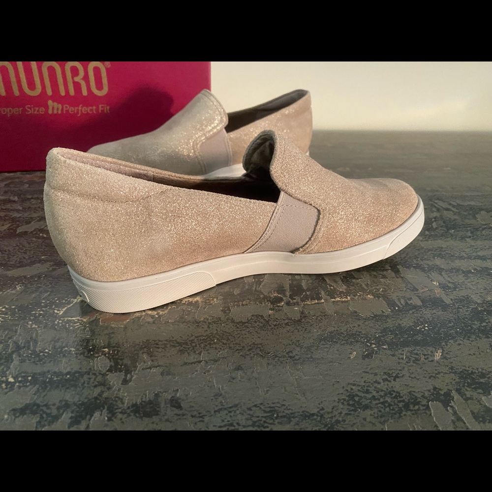 - Authentic “Randie” Munro!! View 3